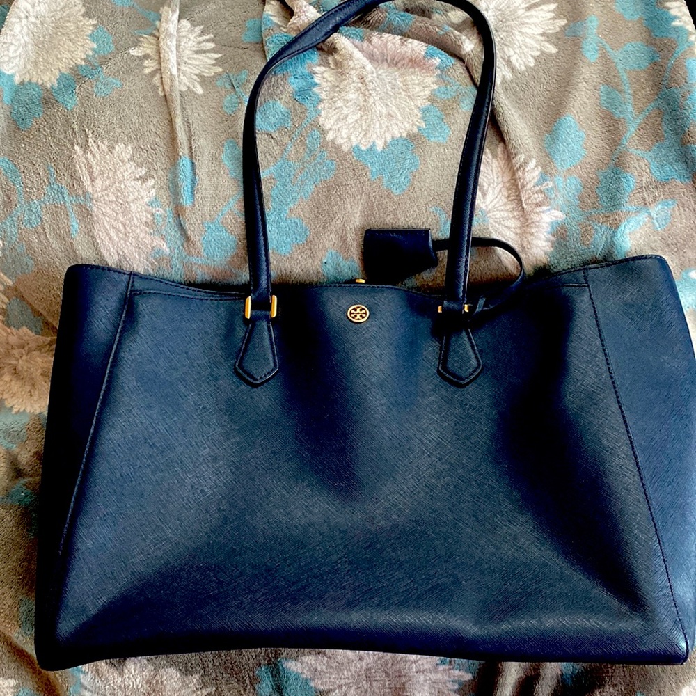 Tori Burch Tote, 25 cm x 35 cm, comes with bag and bag has lots of compartment